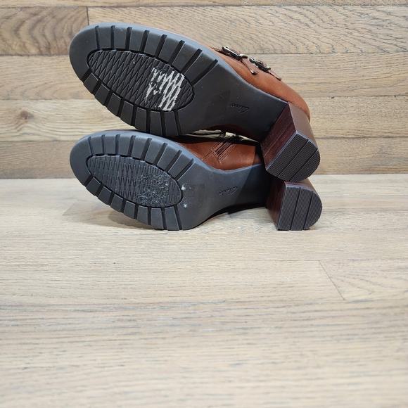 Clarks Artisan Elipsa Mae Double Buckle Brown Block Heels Ankle Boots Size 9.5 - Picture 10 of 10